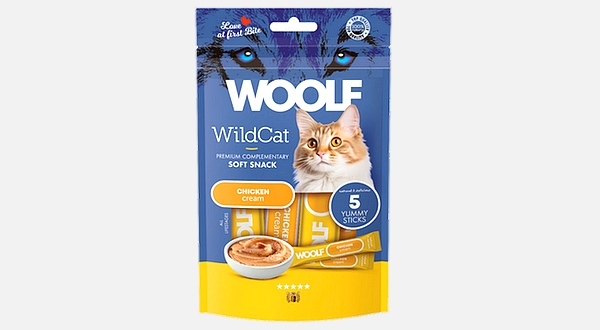 مكافأة وولف للقطط بنكهة الدجاج اللذيذة – 5 قطع × 14 جم