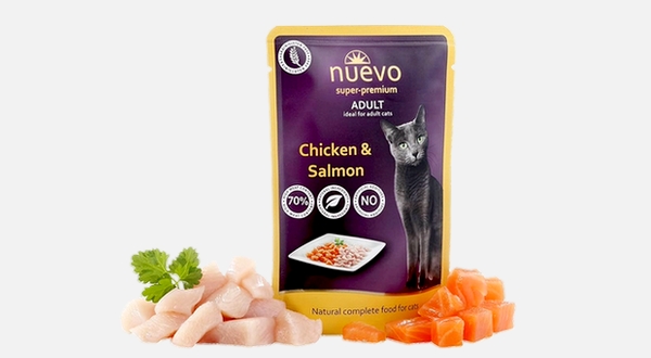 نيوفو طعام رطب للقطط بالسالمون والدجاج 85 جرام